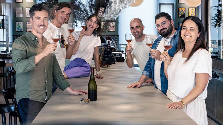 L’équipe de GRAPL développe une solution permettant aux domaines viticoles de vendre du vin à des clients particuliers.