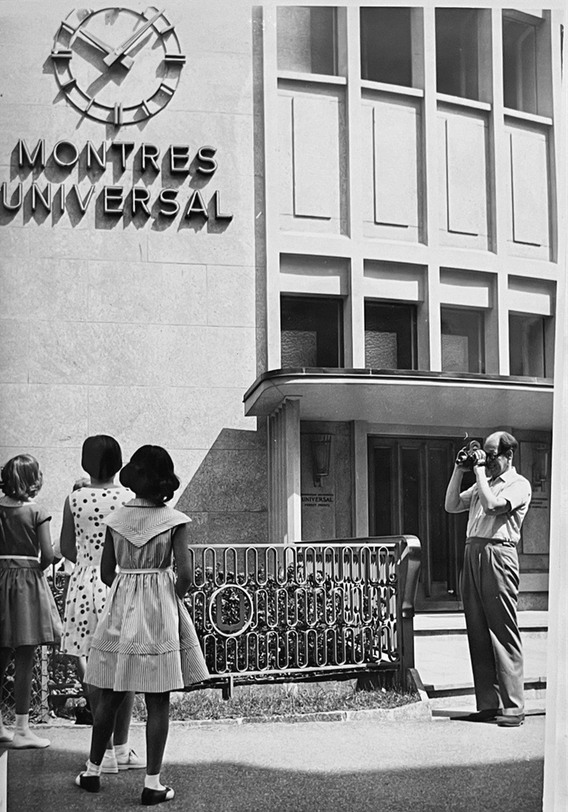 1956_Manufacture Universal Geneve-Carouge