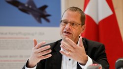 Cette année encore, les fonds destinés à l'avion de combat F-35 devraient être réaffectés au programme Patriot, une situation que regrette Urs Loher, chef de l'armement chez Armasuisse (archives).
