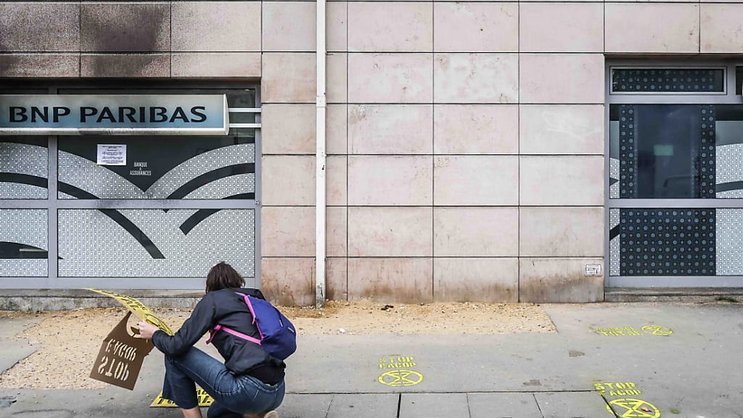 Les grandes banques françaises sont régulièrement ciblées pour leur soutien actif aux énergies fossiles. (archive)