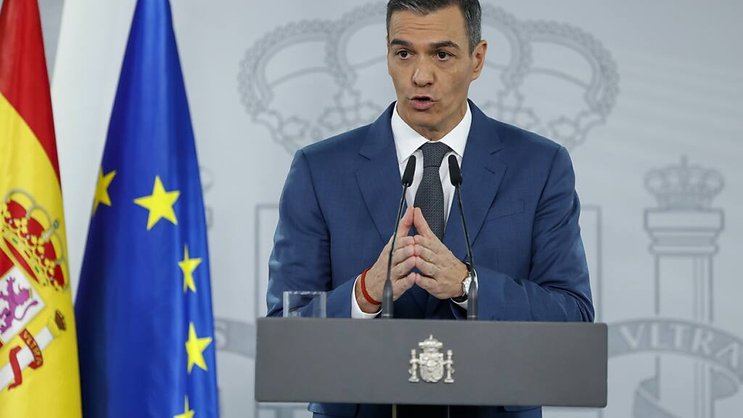 Le premier ministre espagnol Pedro Sanchez a annoncé mardi une aide de plus de 10 milliards d'euros pour les régions sinistrées. Le nombre de soldats et policiers envoyés sur place a été doublé, à 15'000.