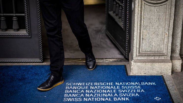 Cette baisse n'entraîne pas de changement dans le cap suivi par la politique monétaire et a pour objectif de soutenir l'activité sur le marché monétaire, précise la BNS.
