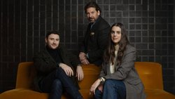 James Schaaf, Alexander Friedman (au centre) et Elisa Morales Dufour, les trois fondateurs de CollectorSphere.