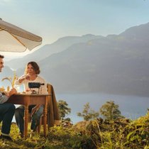 Une publicité réussie pour la Suisse cet automne: Roger Federer et Halle Berry dégustent une fondue. Mais certaines régions étouffent.