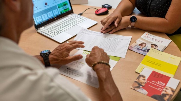La situation sur le marché du travail en Suisse s'est légèrement améliorée en avril, le taux de chômage ayant reculé à 2,8%, après 2,9% en mars. (archives)