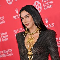 Face à la réforme du gouvernement, Dua Lipa, mais aussi Elton John, Paul McCartney et Coldplay avaient signé une lettre ouverte en mai 2025 pour appeler à protéger leurs oeuvres (archives).