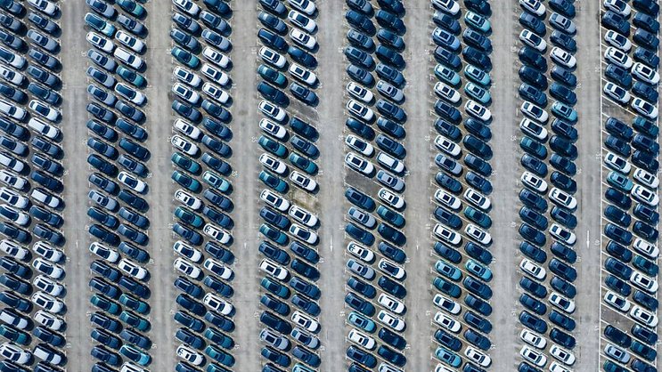 Les voitures hybrides ont pris le contrôle d'un marché automobile européen au ralenti en 2024, tandis que les électriques ont perdu du terrain. (archives)