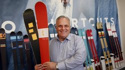 Mécène de longue date du fabricant d’articles de sport Scott, Beat Zaugg doit céder ses actifs à l’actionnaire majoritaire, le groupe coréen Youngone. Ce scénario s’inscrit dans un contexte plus que tendu pour l’industrie du vélo.