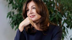 Gina Domanig, fondatrice et directrice d’Emerald Technology Ventures, est une référence en matière d’investissement cleantech performant en Suisse.