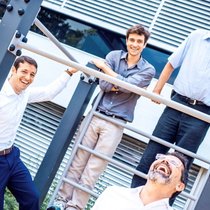 Un passage de la recherche fondamentale à l’entrepreneuriat réussi: Juan R. Troncoso-Pastoriza, Romain Bouyé, Jean-Pierre Hubaux (de g. à dr.) et Frédéric Pont (au premier plan).