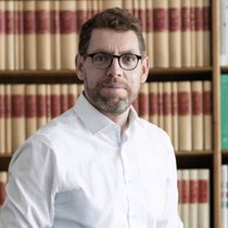 Lukas Müller-Brunner, est, depuis l’été 2023, le directeur de l’Association suisse des institutions de prévoyance (ASIP), qui regroupe quelque 900 caisses de pension. Elle représente environ deux tiers des assurés dans la prévoyance professionnelle ainsi que des avoirs de près de 700 milliards de francs.