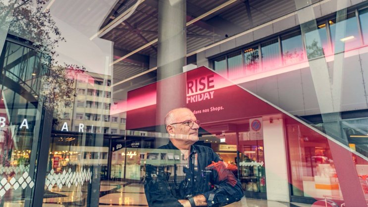 Entré chez Swissair au milieu des années 1980, Ivan Haralambof a été en poste à Moscou, Bruxelles, Istanbul, où il est né d’ailleurs, avant de prendre la direction de la compagnie Swiss pour la Suisse romande entre 2004 et 2012. Il fait ensuite un passage dans l’immobilier – «une expérience qui m’a beaucoup servi dans la gestion de la rénovation de Balexert». Et les assurances – «ce ne fut pas la période la plus heureuse de ma vie». En 2017, à 55 ans, il se retrouve au chômage pendant un an avant d’être recruté par Balexert. «Jamais je n’aurais imaginé diriger un jour un centre commercial. Mais, à ma grande surprise, le job cochait toutes les cases de l’emploi auquel j’aspirais.»