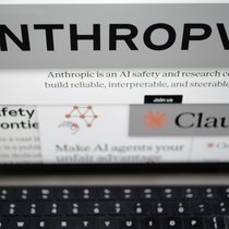 Anthropic refuse de voir ses modèles servir à de la surveillance de masse ou à l'automatisation d'attaques mortelles (archives).