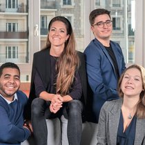 De g.. - dr.: Aziz Orfia, Anna Gräbner, Luis Miranda et Anaïs Muller.