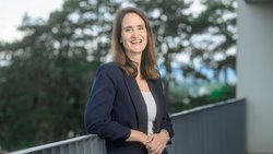 Même si la rémunération reste encore un sujet tabou, les PME suisses avancent progressivement sur le terrain de la transparence, selon Stéphanie Dabrowski, coordinatrice talent chez Loyco.
