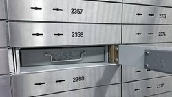 Coffres-forts dans une banque.