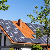 Grâce à un modèle d'abonnement, Migros veut rendre les installations solaires abordables pour les propriétaires de maisons individuelles.