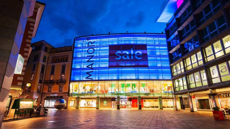 La chaîne de grands magasins Manor pourrait être mise en vente. Ici, la filiale de Lugano.