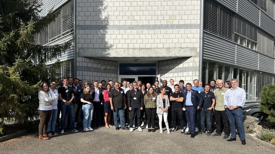 Equipe ProConcept entourée de Dean Forbes (CEO Forterro) et David Coste (Président Forterro Western Europe)