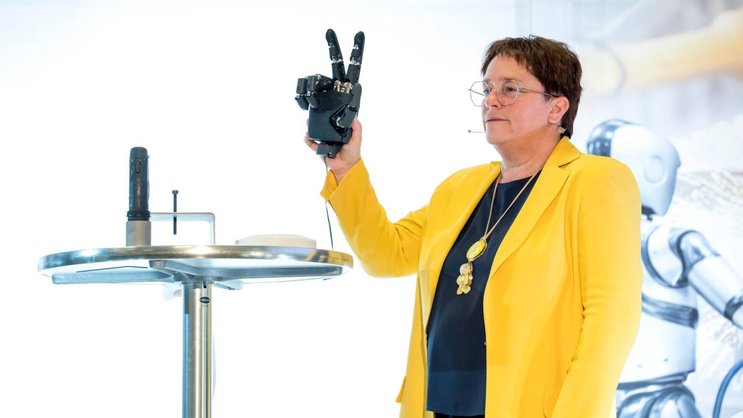 Magdalena Martullo Blocher: la cheffe d'Ems et ses deux sœurs Muriel et Rahel Blocher reçoivent au total 305,2 millions de francs de dividendes.