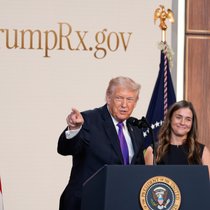 Trump lance TrumpRx.gov, promettant des médicaments moins chers.