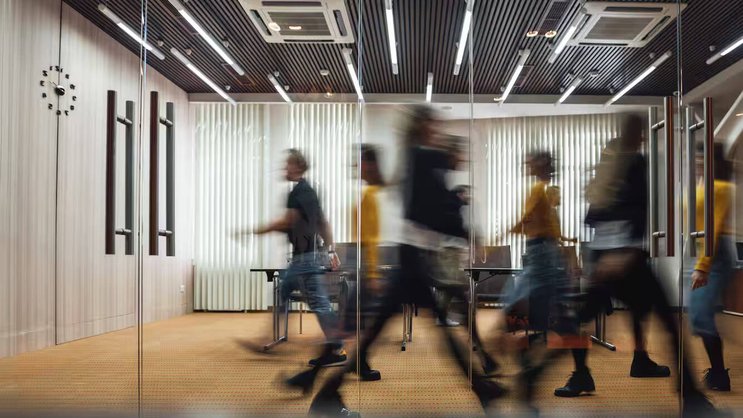De nombreux travailleurs en Suisse se sentent de plus en plus stressés.