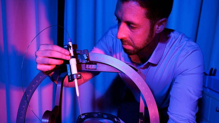 La start-up du campus Biotech, à Genève, développe un système de neuro-imagerie opératoire. Une première étude clinique est prévue avant la fin de 2026. Sophie Marenne