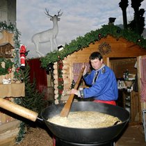 La tartiflette a été cuisinée dans six poêles de 2 m de diamètre (cliché symbolique/Keystone archives).