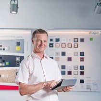 Chez Electro-Matériel (ici Xavier Pasche, responsable des ventes), on constate un fort intérêt pour la domotique pilotée depuis une tablette.