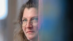 Après avoir travaillé plusieurs années à la BCV, Nicole Bardet postule à la Banque alternative suisse. En 2011, elle est engagé comme conseillère financement à Lausanne, puis rejoint la direction générale à Olten en 2020.
