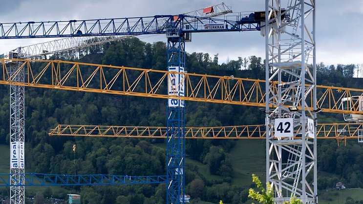 L'activité devrait rester dynamique en 2023, les réserves de travail s'établissant en hausse de 1,6%. (KEYSTONE/Gaetan Bally)