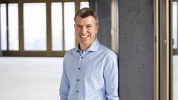 Un visage connu sur la scène de l’innovation: Alexander Ilic, aujourd’hui directeur du Centre IA de l’EPFZ, a fondé la start-up informatique Dacuda et a remporté le Swiss Economic Award en 2011.