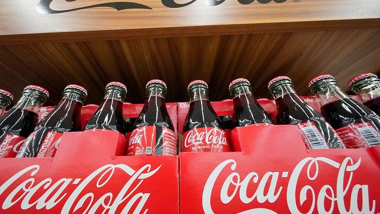 D'avril à fin juin, le chiffre d'affaires de Coca-Cola a grimpé de 6% à 12 milliards de dollars (10,4 milliards de francs). Le groupe américain a également révisé à la hausse ses prévisions pour l'année. (archives)