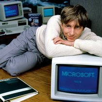 Bill Gates en 1985. Le cofondateur de Microsoft n’hésite pas à déclarer qu’il doit aussi sa fortune au fait d’avoir été au bon endroit au bon moment.