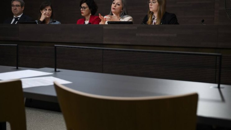 Cinq ministres du gouvernement vaudois sont venus défendre leurs propositions faites mercredi aux syndicats de la fonction publique.