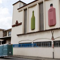 Vetropack à St-Prex (VD), qui a fermé en juin 2024, était la dernière usine suisse à fabriquer des bouteilles en verre (archives).