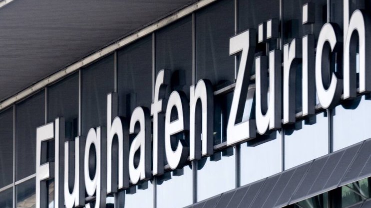 Malgré la suppression du français pour les annonces, "les francophones ne sont pas perdus, grâce aux nouvelles technologies", estime l'aéroport de Zurich, "presque tous les navigateurs Internet proposant des traducteurs intégrés".