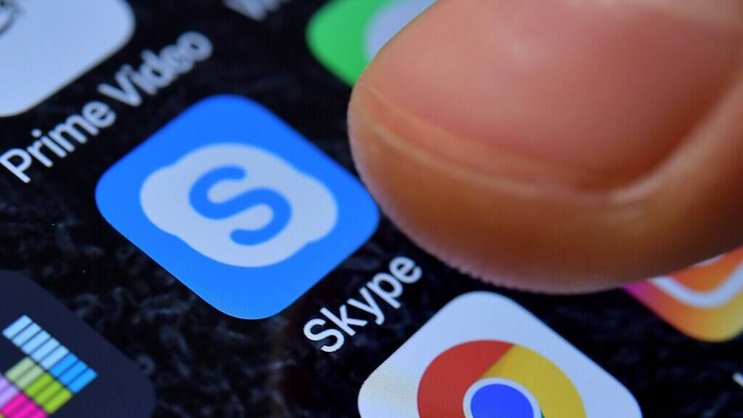 Pionnier des appels par internet au début des années 2000, Skype est aujourd'hui dépassé par la généralisation de cette technologie et l'émergence d'autres services tels Zoom (image d'illustration).