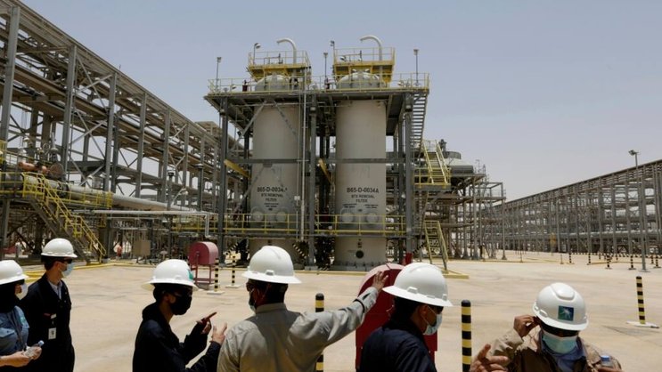 L'intelligence artificielle est l'un des principaux thèmes de cette édition de la FII, où l'Arabie saoudite, désireuse de se diversifier du pétrole, met en avant sa société locale Humain, dont les produits incluent l'IA générative et les grands centres de données.
