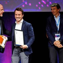 Olivier Eyries (au milieu), cofondateur de Saporo, lors de la remise du Prix Tech4Trust 2022.