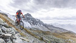 Alban Aubert a testé un prototype sur les 250 km séparant Chamonix et Zermatt. Il ne lui a fallu que dix heures de recharge, contre septante-cinq avec une batterie traditionnelle