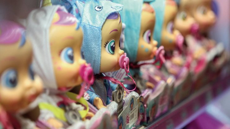 Pandémie, pénuries de matières premières et de composants, production au ralenti et engorgement des transports maritimes, tous les éléments sont réunis pour un Noël 2021 où certains produits risquent de manquer dans les rayons.