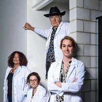 Un espoir pour des miliers de grands brûlés:  Kathi Mujynya Ludunge, Daniela Marino, Vincent Ronfard et Fabienne Hartmann-Fritsch (de g. à dr.).
