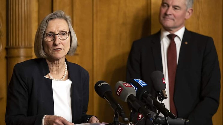 Les commissions de gestion ouvrent une enquête sur les indiscrétions au Conseil fédéral.