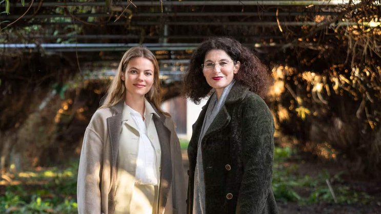Le couple de «reverse mentoring» le plus connu de Suisse: Yaël Meier, fondatrice de Zeam et Tina Müller, directrice de Weleda, parlent de leurs expériences sur Linkedin.