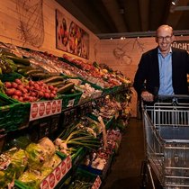 Philipp Wyss, CEO de la Coop, a appris à connaître le commerce de détail de fond en comble. Au fil des années, il a gravi les échelons du groupe.