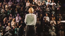 De plus en plus de femmes siègent dans les conseils d'administration des entreprises suisses, comme le montre une enquête exclusive du conseiller en personnel Schilling Partners pour la Handelszeitung.