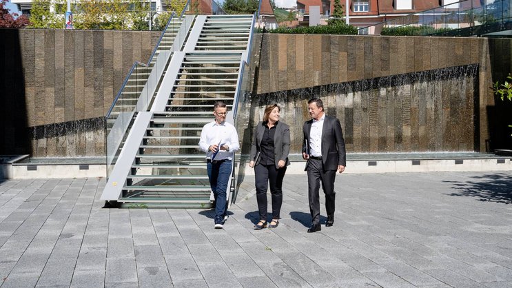 De gauche à droite: Jeton Ramadani, directeur de la société Formadult Sàrl, Sophie Marchand Reymond, directrice du Centre de Formation Continue de la HEIG-VD et Frédéric Bonjour, directeur du département de la formation du Centre Patronal.
