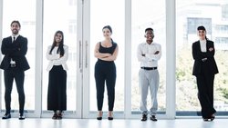 Depuis le 30 juin, les entreprises comptant au moins 100 salariés ont dû procéder à une analyse de leurs salaires afin de se mettre en conformité avec la loi fédérale sur l’égalité.