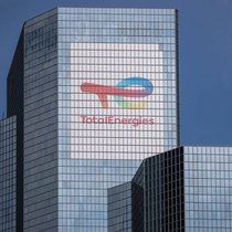 Le géant pétrolier a profité de la croissance de sa production d'hydrocarbures de plus de 4% sur un an tandis que le prix du pétrole a reculé de plus de 10 dollars par baril d'une année sur l'autre, souligne-t-il.